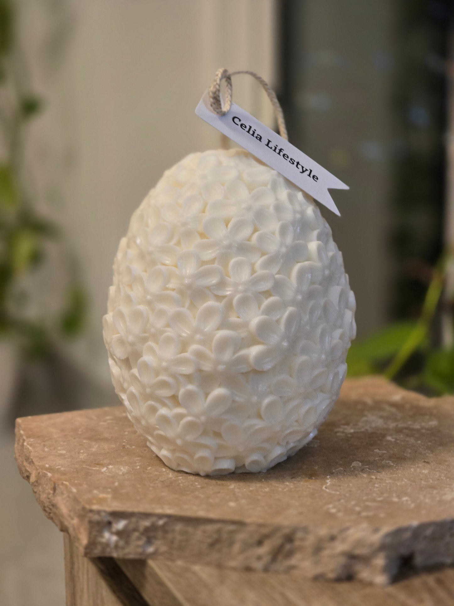 Large Egg with little flowers